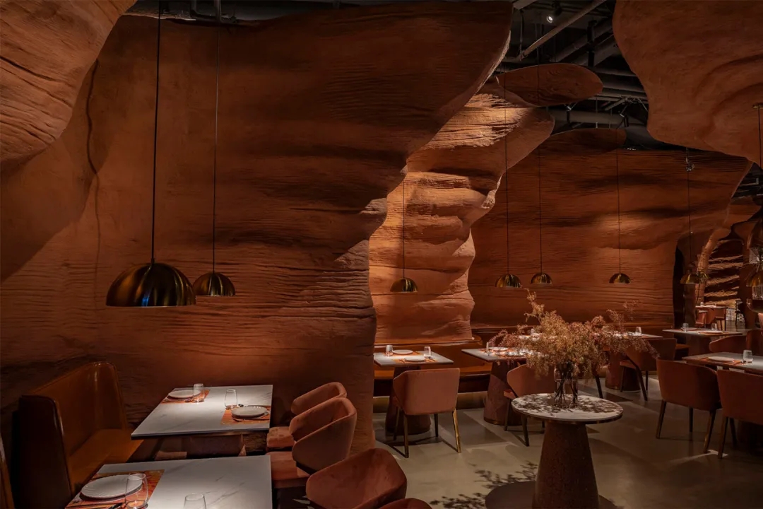 网红餐厅深圳餐饮空间设计，让你穿梭在原始峡谷之中